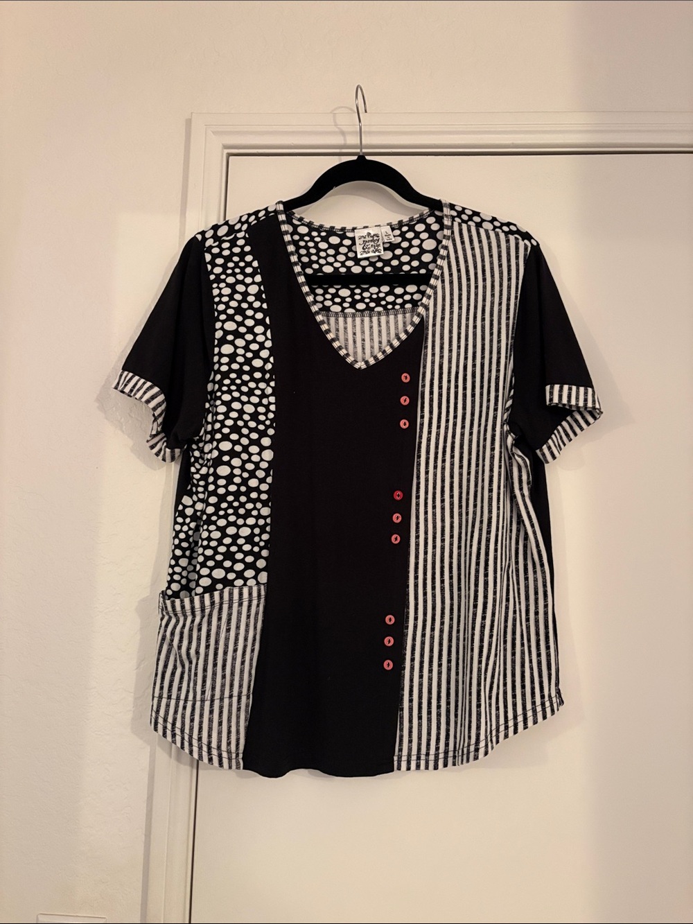 Black & White Mixed-Pattern V-Neck Short Sleeve Top with Red Button Accents